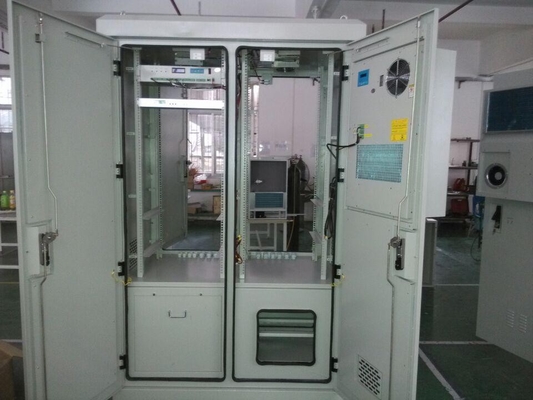 China Armário exterior das telecomunicações, com os dois compartimentos do equipamento e os dois compartimentos de bateria fornecedor