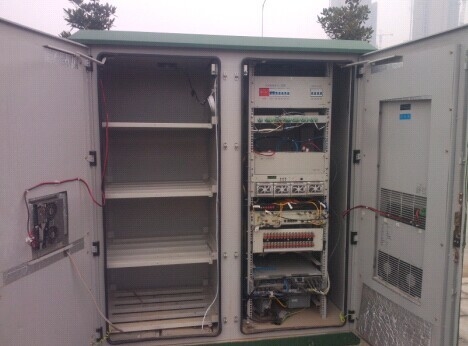 China Cerco exterior das telecomunicações, dois compartimentos (bateria + equipamentos), com condicionador de ar fornecedor