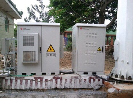 China Cerco exterior das telecomunicações IP55, armário das telecomunicações para a área remota, com permutador de calor fornecedor