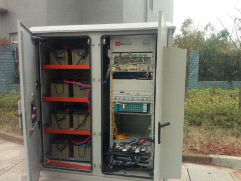 China Abrigo exterior das telecomunicações, com compartimento de bateria e compartimento do equipamento, IP55 fornecedor