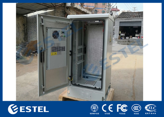 China Tipo de 24U andares armário exterior da montagem das telecomunicações com o fechamento de ponto do roubo três fornecedor