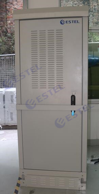 Armário exterior altamente contra-roubo de 19 telecomunicações da polegada 32U com refrigerar do fã/que carrega altamente o armário da estação base da carga fornecedor